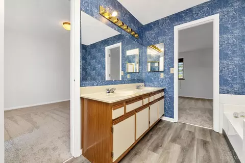 Bath - 2869 Phaeton Ln, Maineville, OH 45039 photo 3 of 3