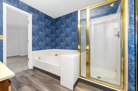 Bath - 2869 Phaeton Ln, Maineville, OH 45039 photo 2 of 3