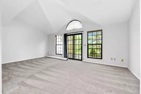 Living - 2869 Phaeton Ln, Maineville, OH 45039 photo 5 of 7