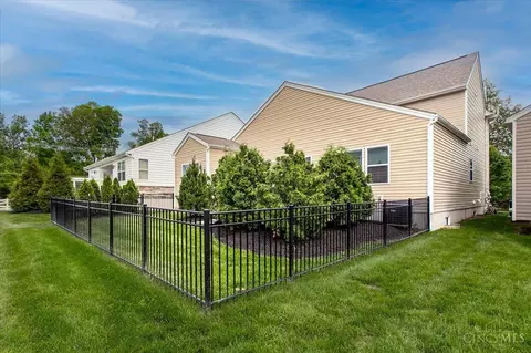 Exterior - 669 Sandker Ln, Cincinnati, OH 45255 photo 5 of 8