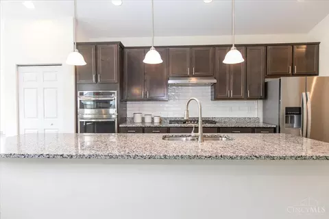 Kitchen - 669 Sandker Ln, Cincinnati, OH 45255 photo 4 of 6