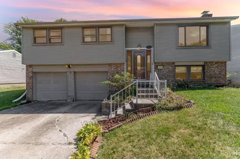 1545 Karahill Dr, Forest Park, OH 45240