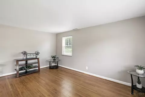2079 Forestlake Dr, Cincinnati, OH 45244 photo 5