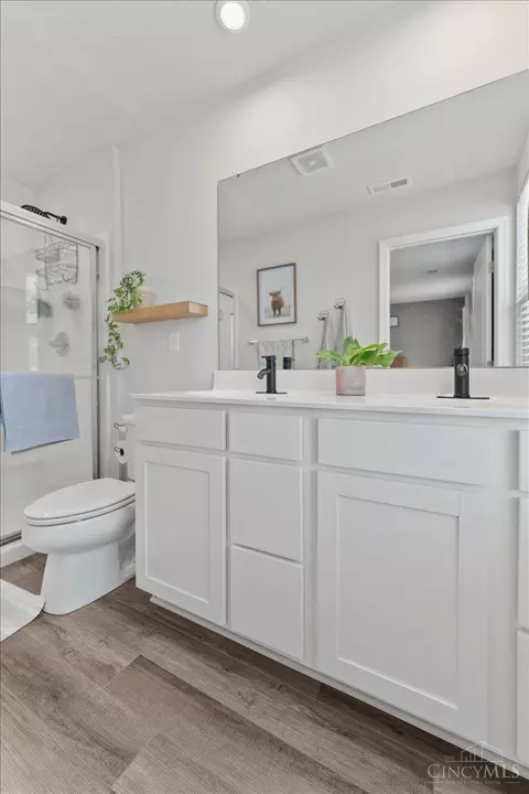 Bath - 5801 Alpine Heights Dr, Morrow, OH 45152 photo 2 of 4