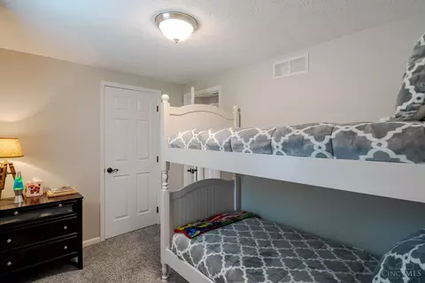 Bedroom - 3983 Irwin Simpson Rd, Mason, OH 45040 photo 7 of 9