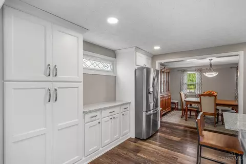 Kitchen - 3983 Irwin Simpson Rd, Mason, OH 45040 photo 7 of 8