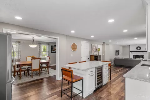 Kitchen - 3983 Irwin Simpson Rd, Mason, OH 45040 photo 6 of 8