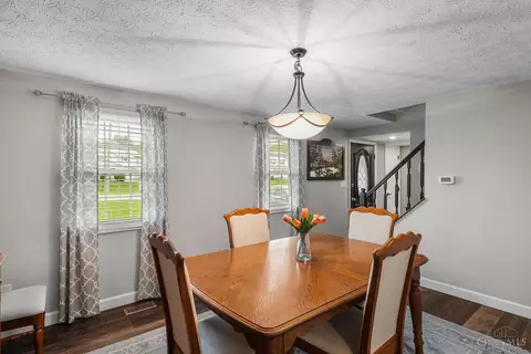 Dining - 3983 Irwin Simpson Rd, Mason, OH 45040 photo 2 of 3