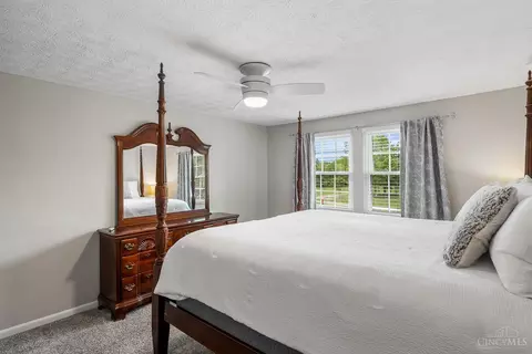 Bedroom - 3983 Irwin Simpson Rd, Mason, OH 45040 photo 5 of 9
