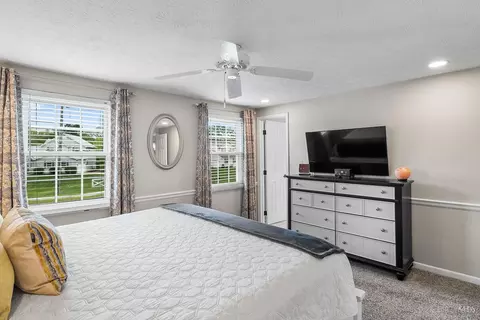 Bedroom - 3983 Irwin Simpson Rd, Mason, OH 45040 photo 2 of 9