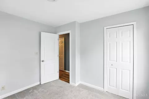 Bedroom - 463 Glenrose Ln, Cincinnati, OH 45244 photo 7 of 10