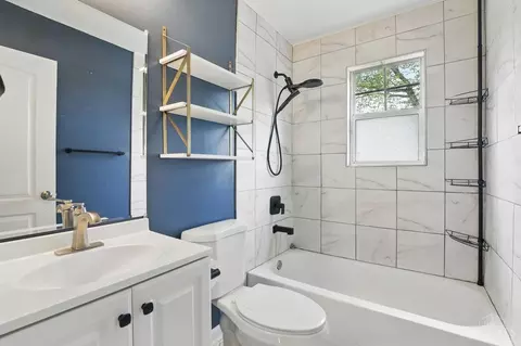 Bath - 463 Glenrose Ln, Cincinnati, OH 45244 photo 1 of 1