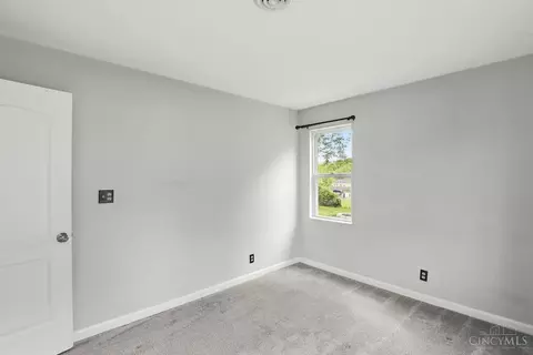 Bedroom - 463 Glenrose Ln, Cincinnati, OH 45244 photo 10 of 10