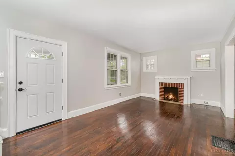 Living - 2689 Shaffer Ave, Cincinnati, OH 45211 photo 1 of 2