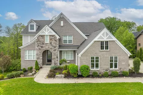 7173 Laurel Oaks Dr, West Chester, OH 45069