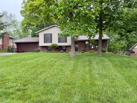 5903 Green Crest Dr, Hamilton, OH 45011