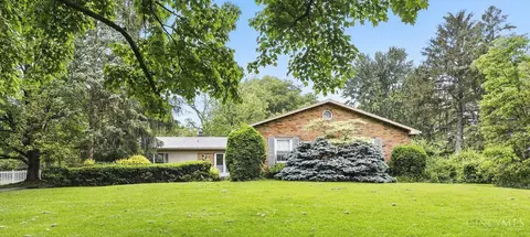 285 Poage Farm Rd, Wyoming, OH 45215
