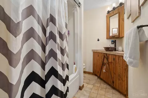 Bath - 3797 Morgan Rd, Blanchester, OH 45107 photo 2 of 3