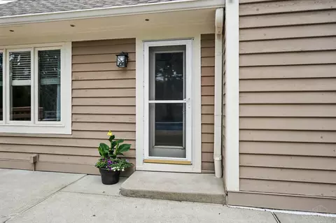 Exterior - 8269 Windsail Ct, Maineville, OH 45039 photo 3 of 13