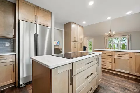 Kitchen - 8269 Windsail Ct, Maineville, OH 45039 photo 8 of 8