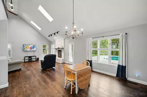 Dining - 8269 Windsail Ct, Maineville, OH 45039 photo 2 of 2