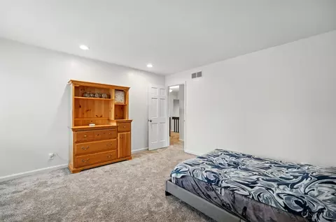 Bedroom - 8269 Windsail Ct, Maineville, OH 45039 photo 7 of 7