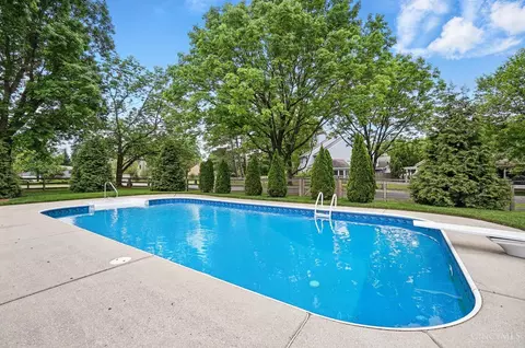 Exterior - 8269 Windsail Ct, Maineville, OH 45039 photo 7 of 13