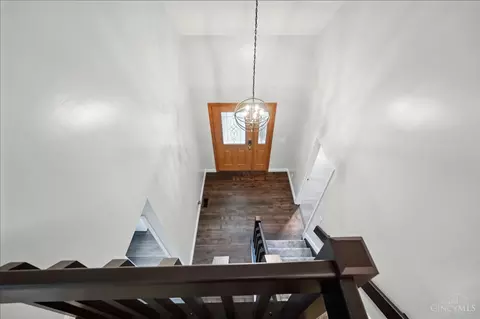 Entry Way - 8269 Windsail Ct, Maineville, OH 45039 photo 7 of 8
