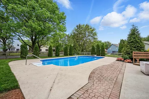 Exterior - 8269 Windsail Ct, Maineville, OH 45039 photo 6 of 13