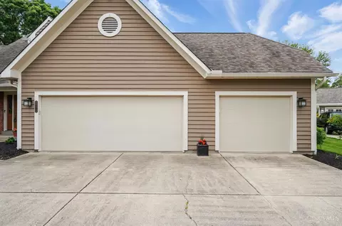 Exterior - 8269 Windsail Ct, Maineville, OH 45039 photo 2 of 13