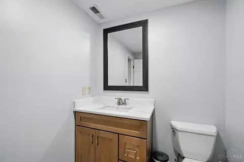 Bath - 8269 Windsail Ct, Maineville, OH 45039 photo 8 of 8