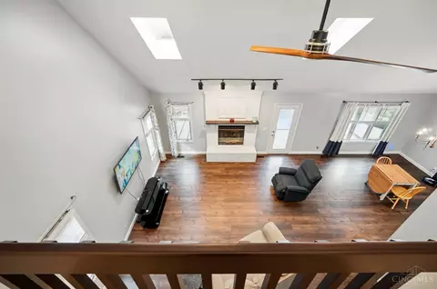 Entry Way - 8269 Windsail Ct, Maineville, OH 45039 photo 6 of 8
