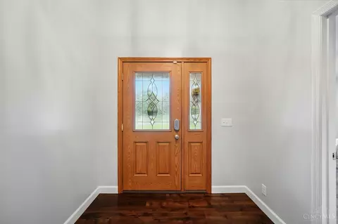 Entry Way - 8269 Windsail Ct, Maineville, OH 45039 photo 2 of 8