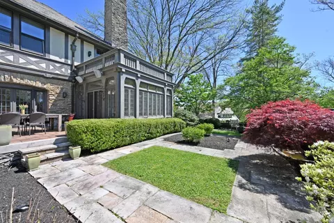 Exterior - 1 Beech Crest Ln, Cincinnati, OH 45206 photo 19 of 25