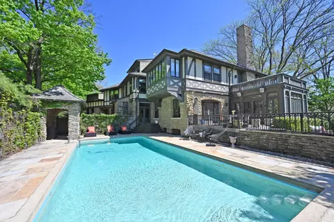 Exterior - 1 Beech Crest Ln, Cincinnati, OH 45206 photo 9 of 25