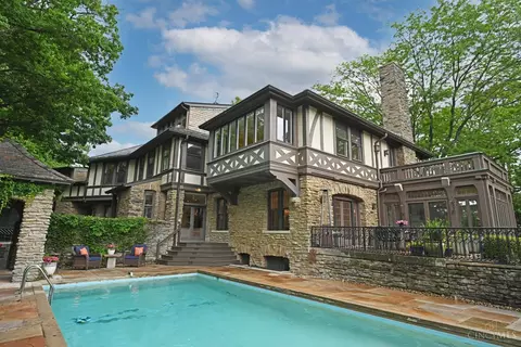 1 Beech Crest Ln, Cincinnati, OH 45206
