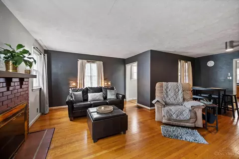 Living - 249 Ohio Ave, Reading, OH 45215 photo 2 of 2