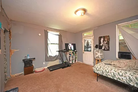 Bedroom - 4321 Eastern Ave, Cincinnati, OH 45226 photo 6 of 6