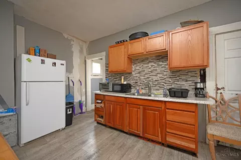 Kitchen - 4321 Eastern Ave, Cincinnati, OH 45226 photo 1 of 2
