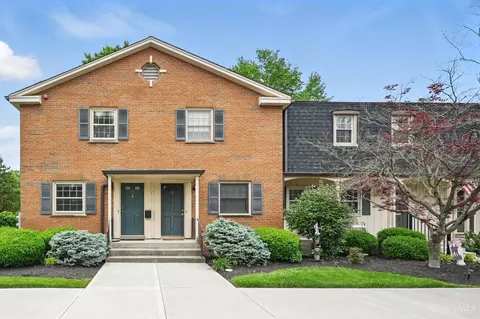 17 Creekwood Sq, Glendale, OH 45246