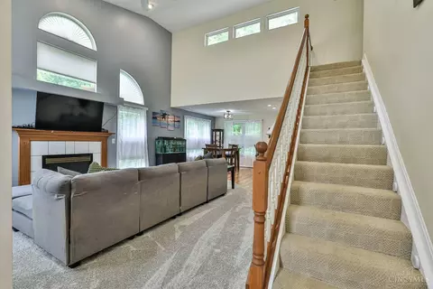 7168 Wethersfield Dr, Hamilton Township, OH 45039 photo 4