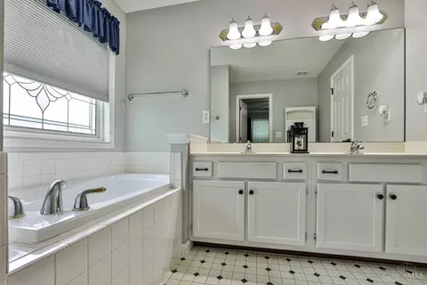 7168 Wethersfield Dr, Hamilton Township, OH 45039 photo 24