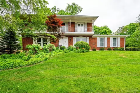 1513 Oak Knoll Ct, Fairfield, OH 45014