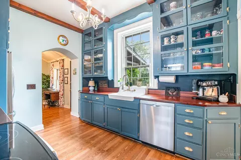 Kitchen - 7469 Gracely Dr, Cincinnati, OH 45233 photo 3 of 3