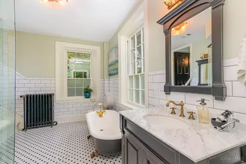Bath - 7469 Gracely Dr, Cincinnati, OH 45233 photo 2 of 3