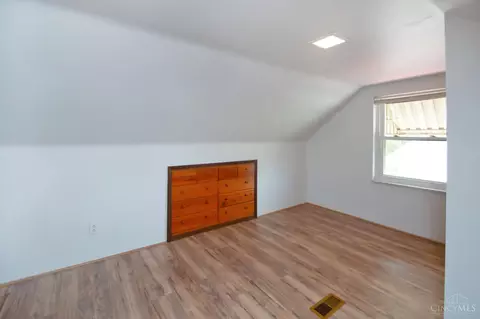 Bedroom - 709 Maple Dr, Reading, OH 45215 photo 10 of 10