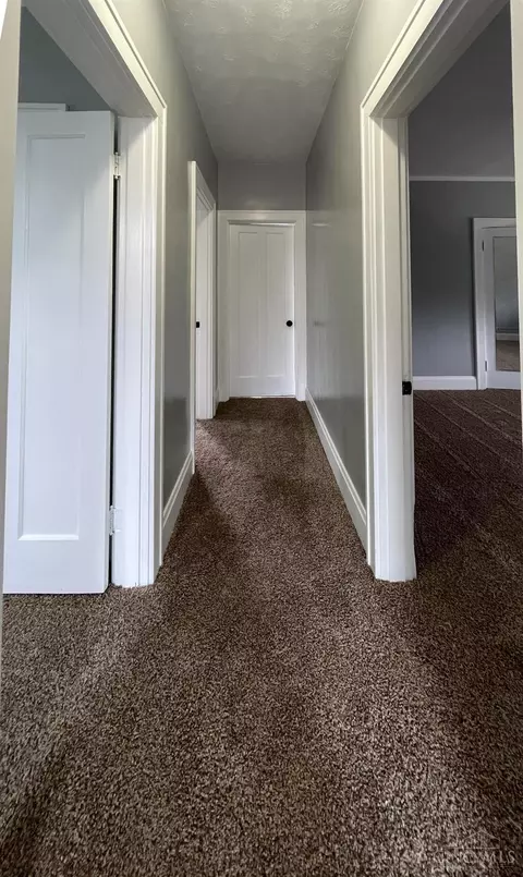 Entry Way - 1246 Sunset Ave, Cincinnati, OH 45205 photo 3 of 4