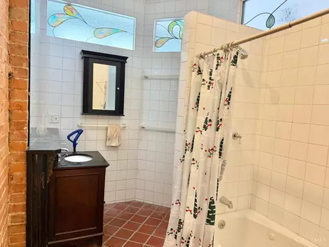 Bath - 2241 Flora St, Cincinnati, OH 45219 photo 3 of 4