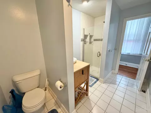 Bath - 2241 Flora St, Cincinnati, OH 45219 photo 2 of 4
