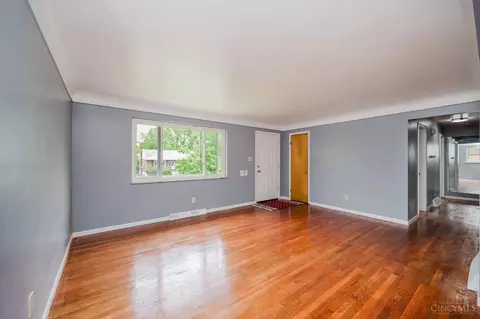 1045 Pelican Dr, Cincinnati, OH 45231 photo 8